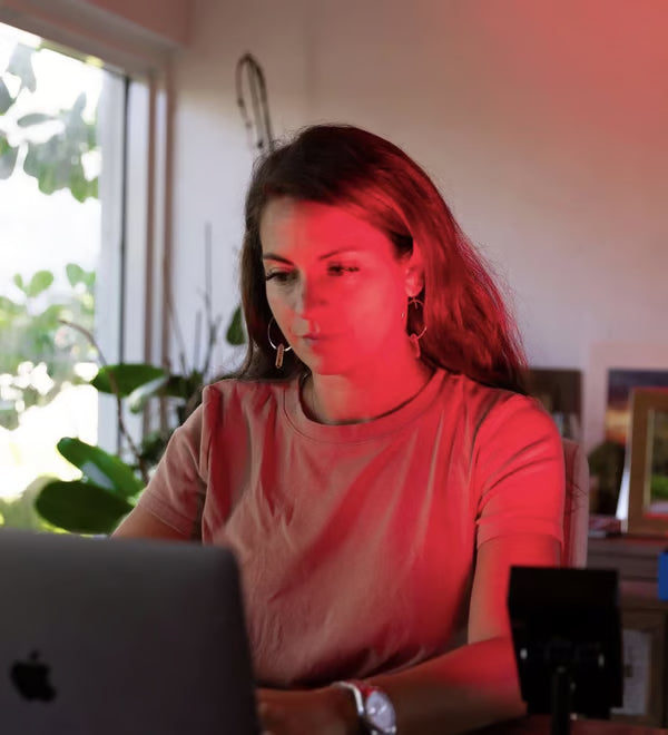 How to Use Light Therapy for Acne: A Clear Skin Guide